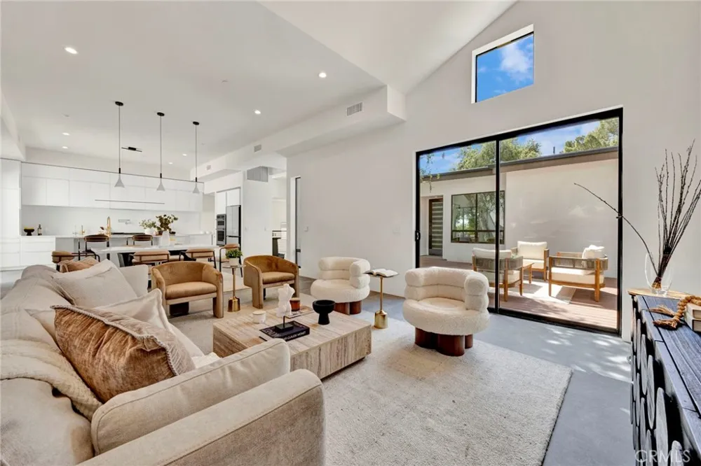325 W Grandview Avenue Sierra Madre, CA 91024