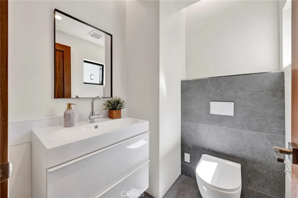 325 W Grandview Avenue Sierra Madre, CA 91024
