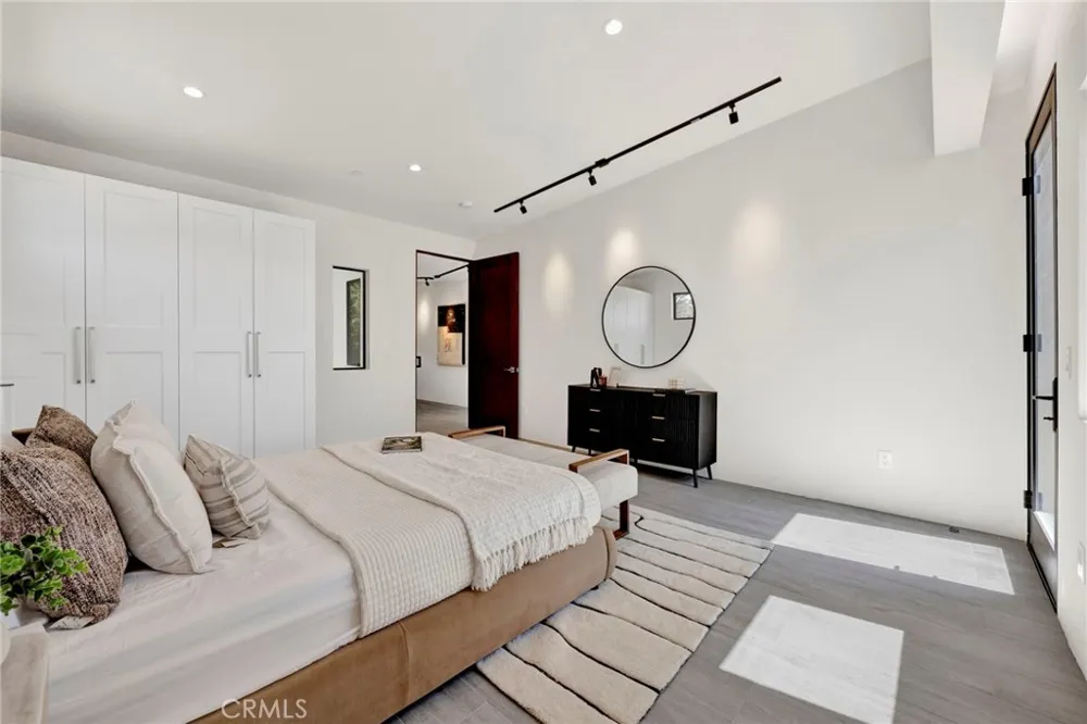 325 W Grandview Avenue Sierra Madre, CA 91024