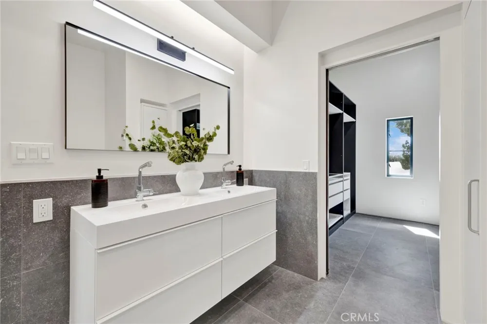 325 W Grandview Avenue Sierra Madre, CA 91024
