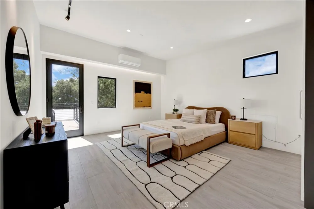 325 W Grandview Avenue Sierra Madre, CA 91024