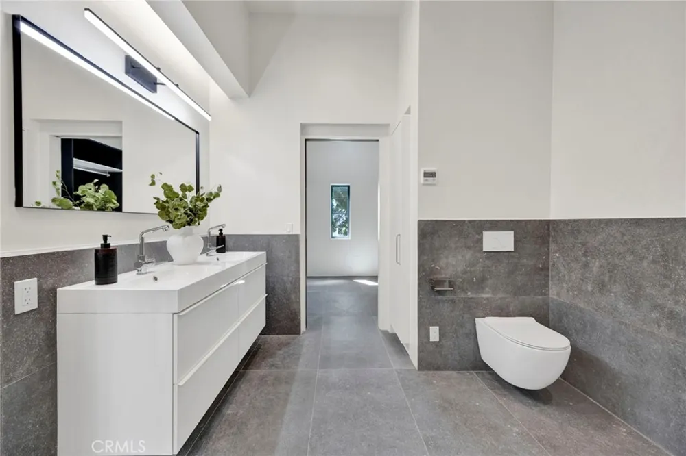325 W Grandview Avenue Sierra Madre, CA 91024