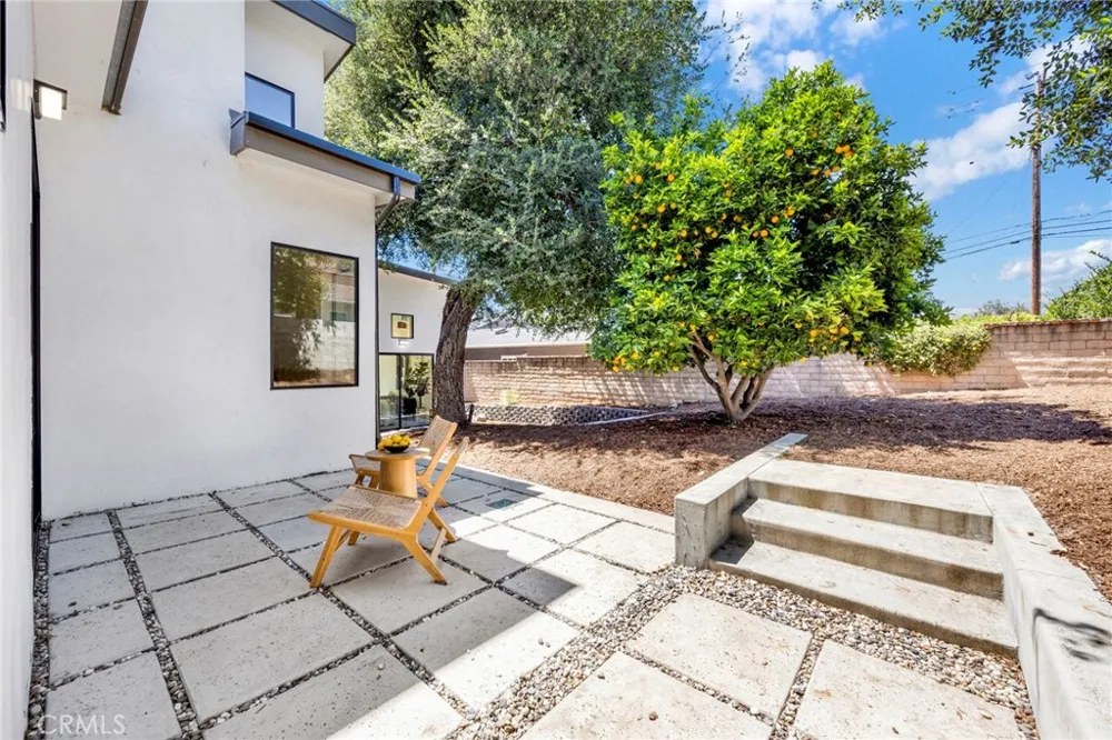 325 W Grandview Avenue Sierra Madre, CA 91024