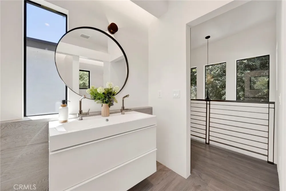 325 W Grandview Avenue Sierra Madre, CA 91024