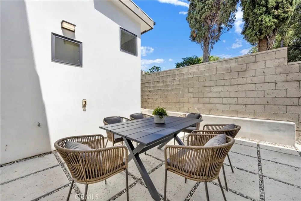 325 W Grandview Avenue Sierra Madre, CA 91024