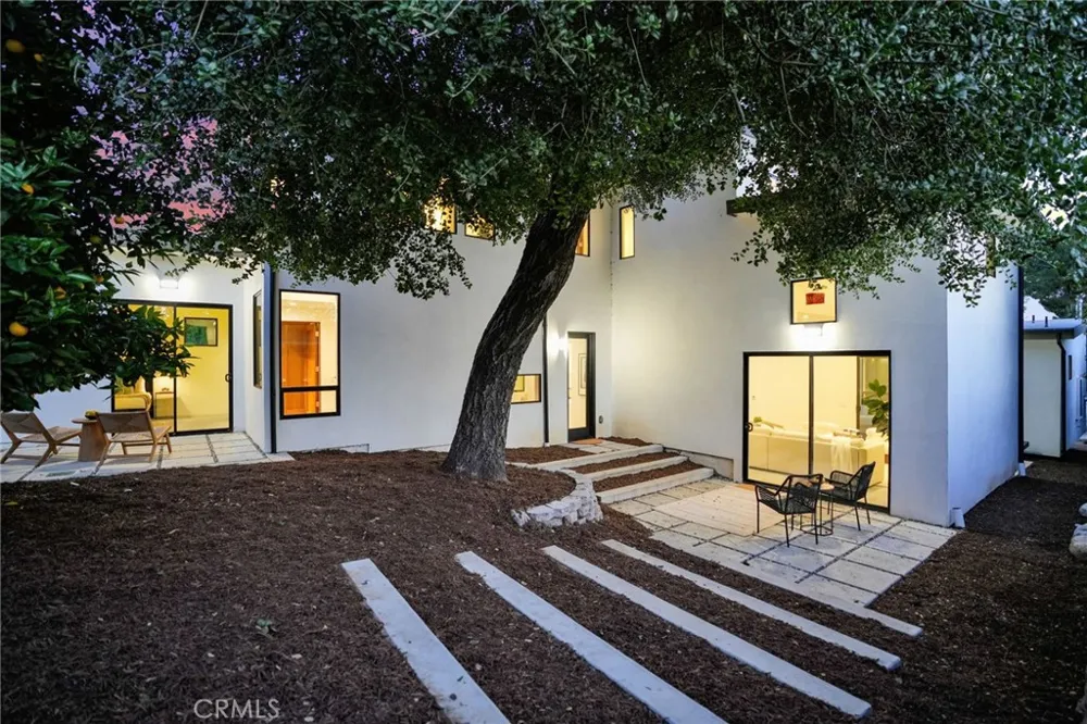 325 W Grandview Avenue Sierra Madre, CA 91024