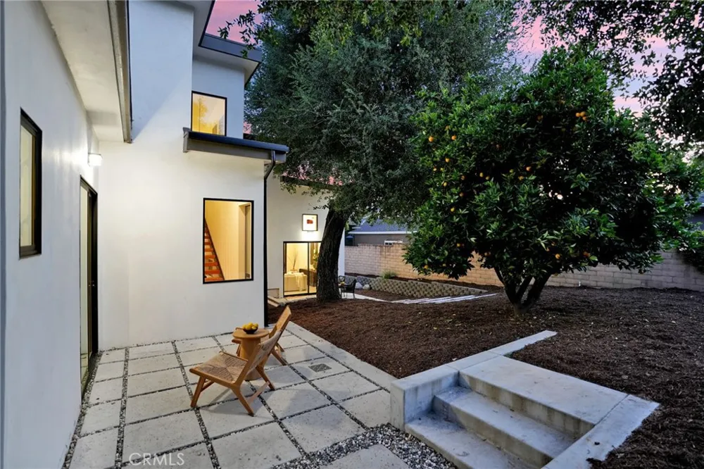 325 W Grandview Avenue Sierra Madre, CA 91024