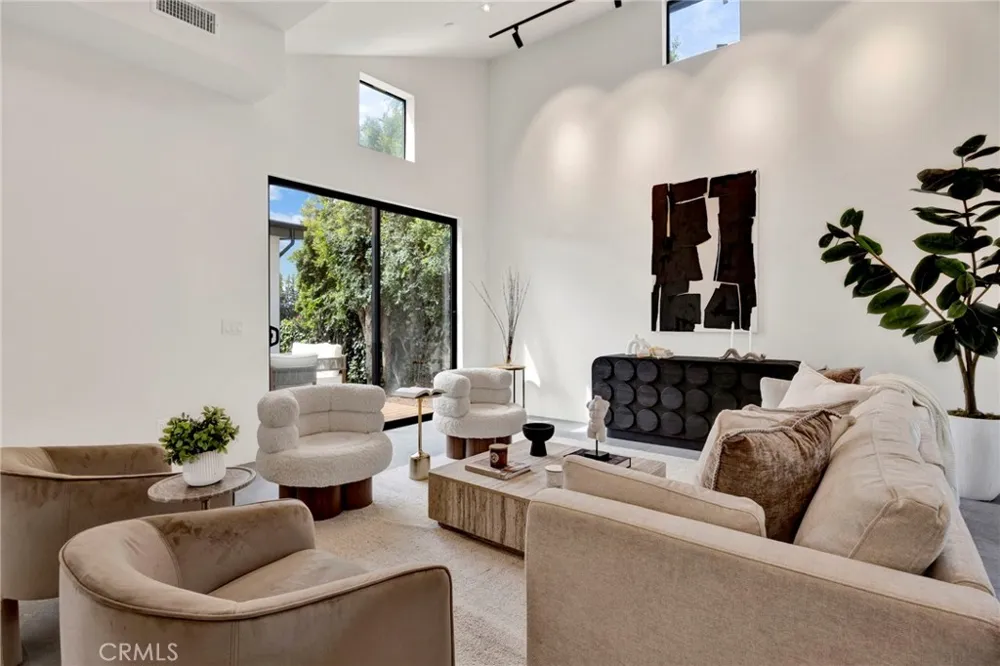 325 W Grandview Avenue Sierra Madre, CA 91024