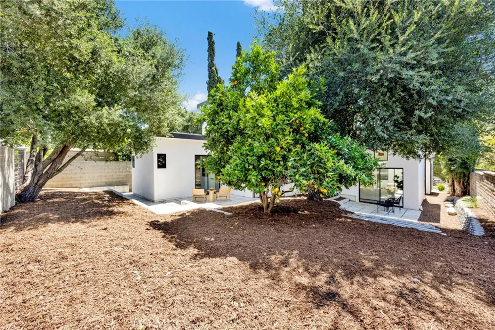 325 W Grandview Avenue Sierra Madre, CA 91024