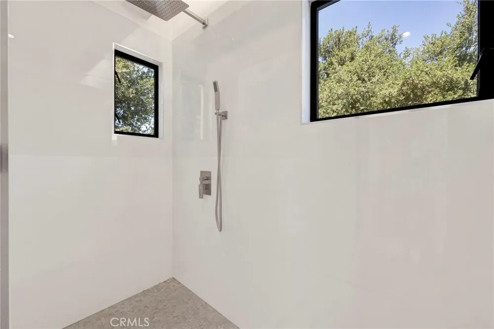 325 W Grandview Avenue Sierra Madre, CA 91024