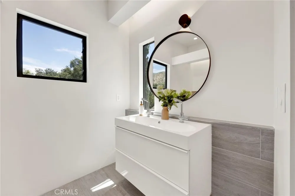 325 W Grandview Avenue Sierra Madre, CA 91024