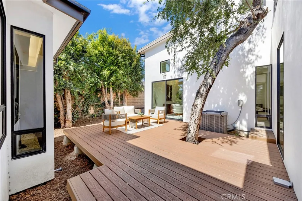 325 W Grandview Avenue Sierra Madre, CA 91024