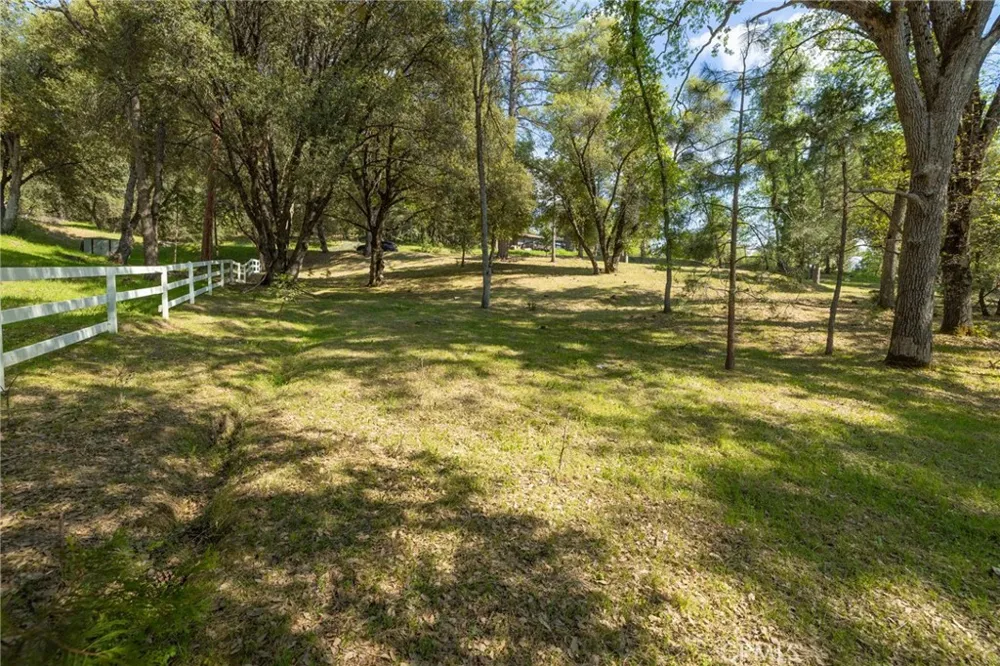 1 Oak Lane Oakhurst, CA 93644