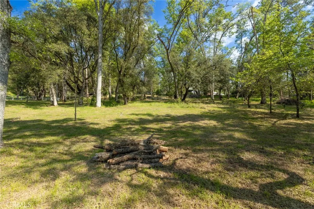 1 Oak Lane Oakhurst, CA 93644