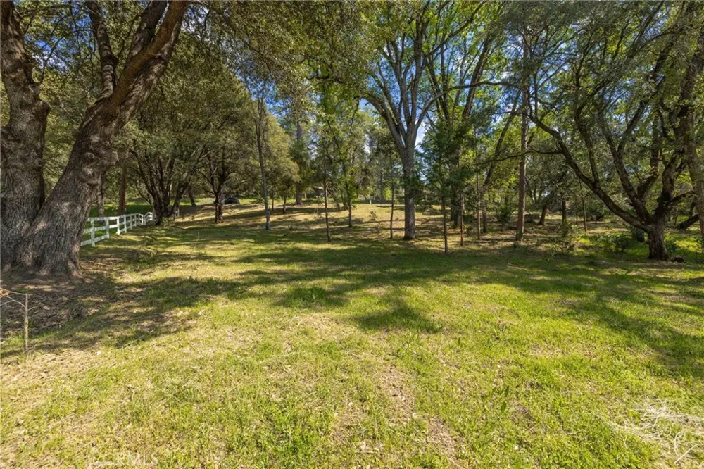 1 Oak Lane Oakhurst, CA 93644