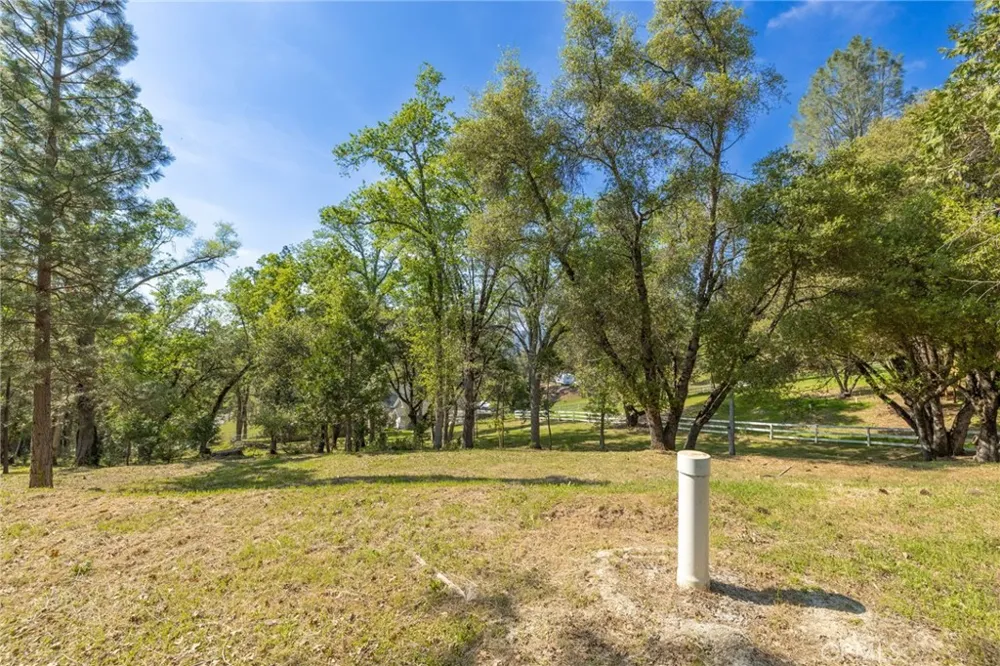 1 Oak Lane Oakhurst, CA 93644