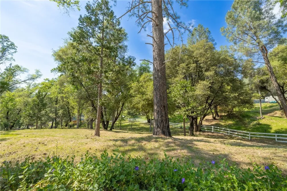 1 Oak Lane Oakhurst, CA 93644