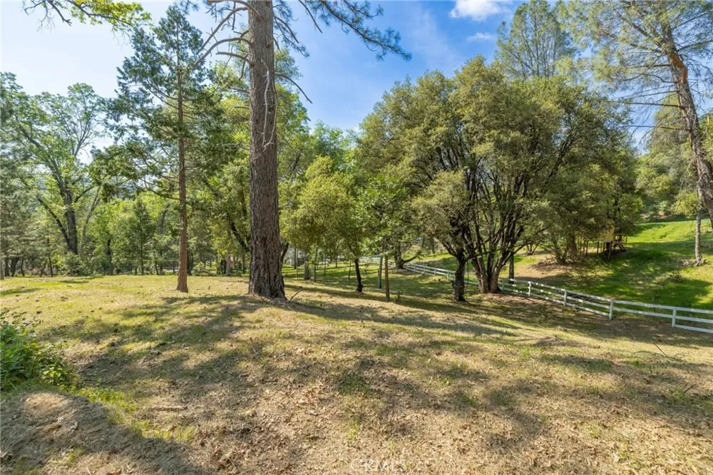 1 Oak Lane Oakhurst, CA 93644