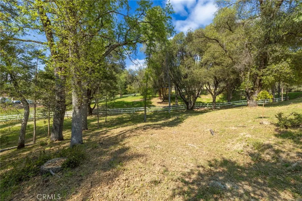 1 Oak Lane Oakhurst, CA 93644