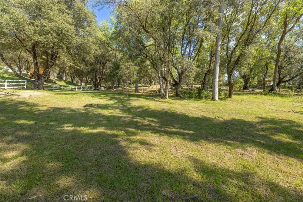 1 Oak Lane Oakhurst, CA 93644