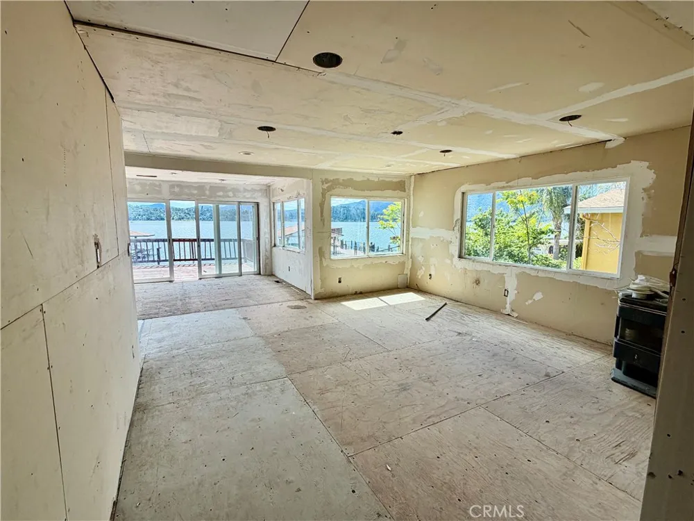 10523 E Highway 20 Clearlake Oaks, CA 95423