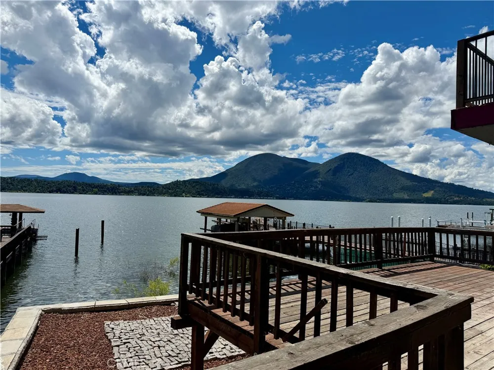 10523 E Highway 20 Clearlake Oaks, CA 95423