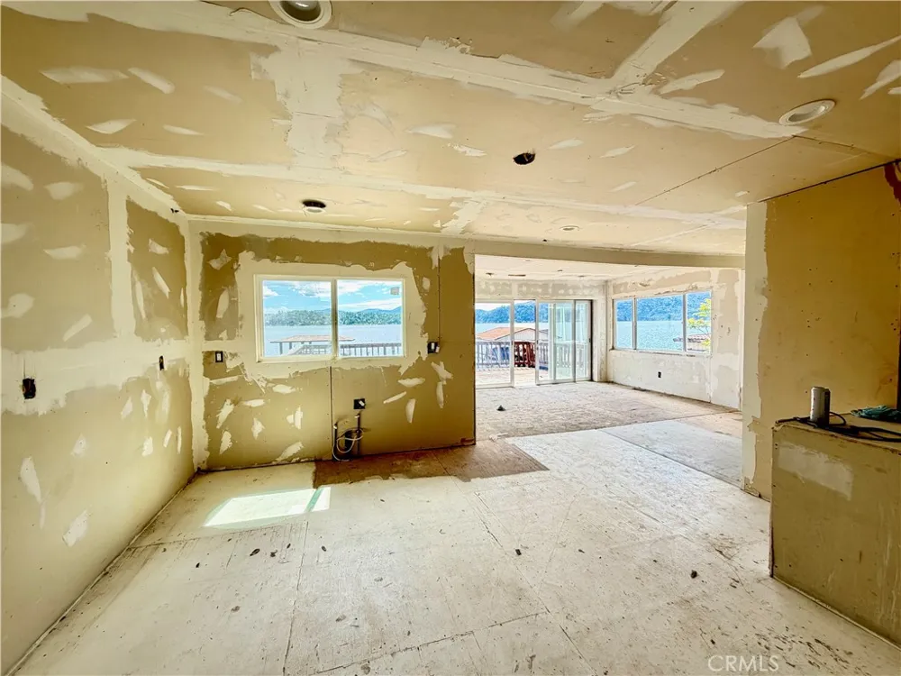10523 E Highway 20 Clearlake Oaks, CA 95423