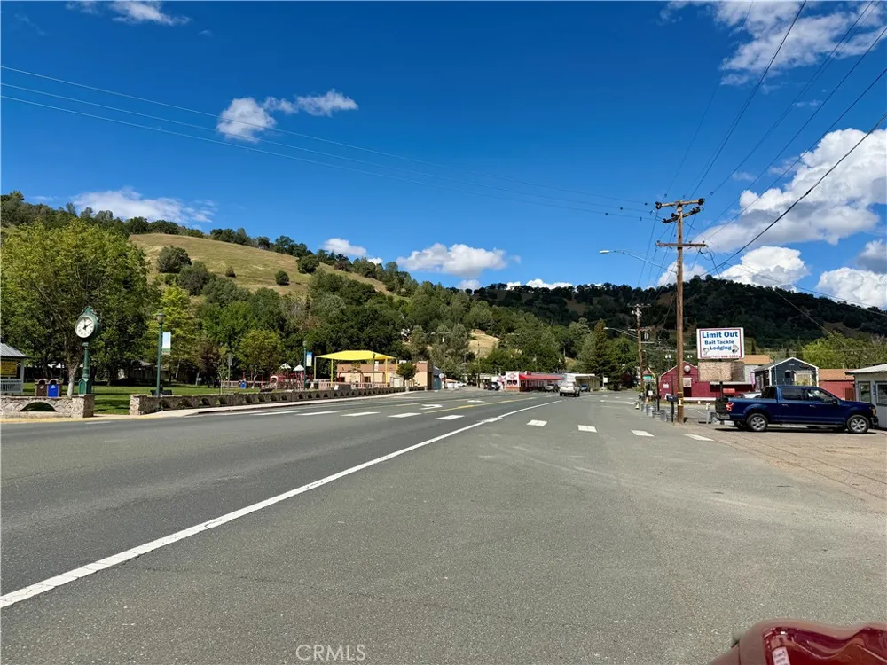 10523 E Highway 20 Clearlake Oaks, CA 95423