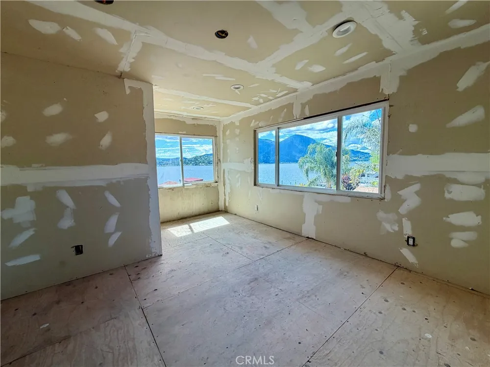 10523 E Highway 20 Clearlake Oaks, CA 95423