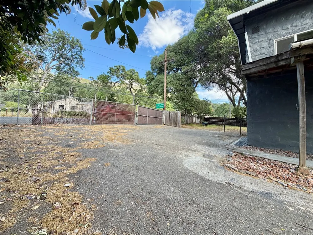 10523 E Highway 20 Clearlake Oaks, CA 95423