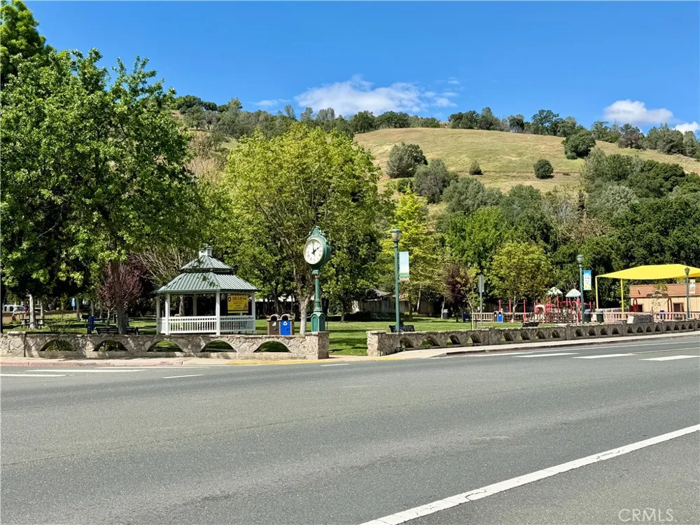 10523 E Highway 20 Clearlake Oaks, CA 95423