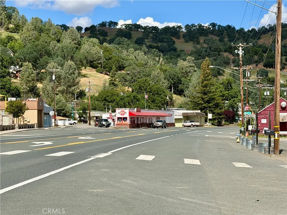 10523 E Highway 20 Clearlake Oaks, CA 95423