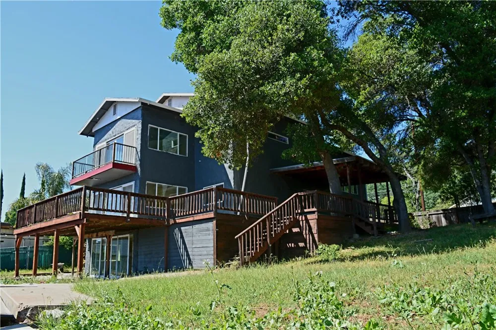 10523 E Highway 20 Clearlake Oaks, CA 95423