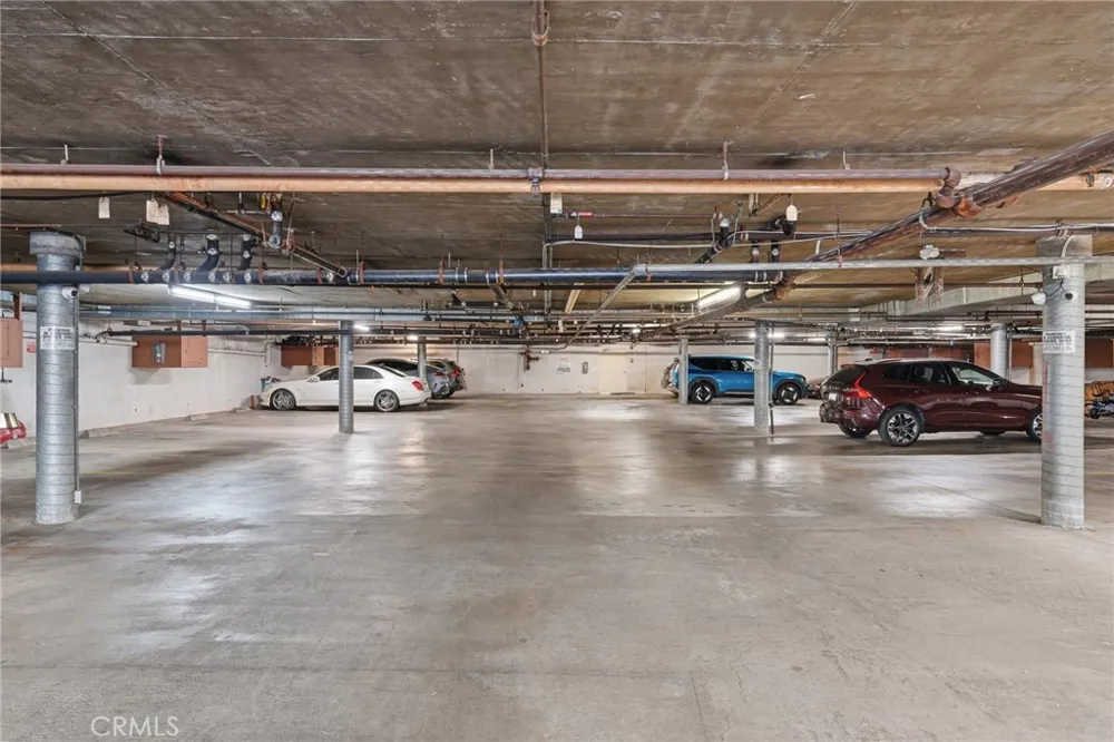 429 Oakhurst Drive #301 Beverly Hills, CA 90210