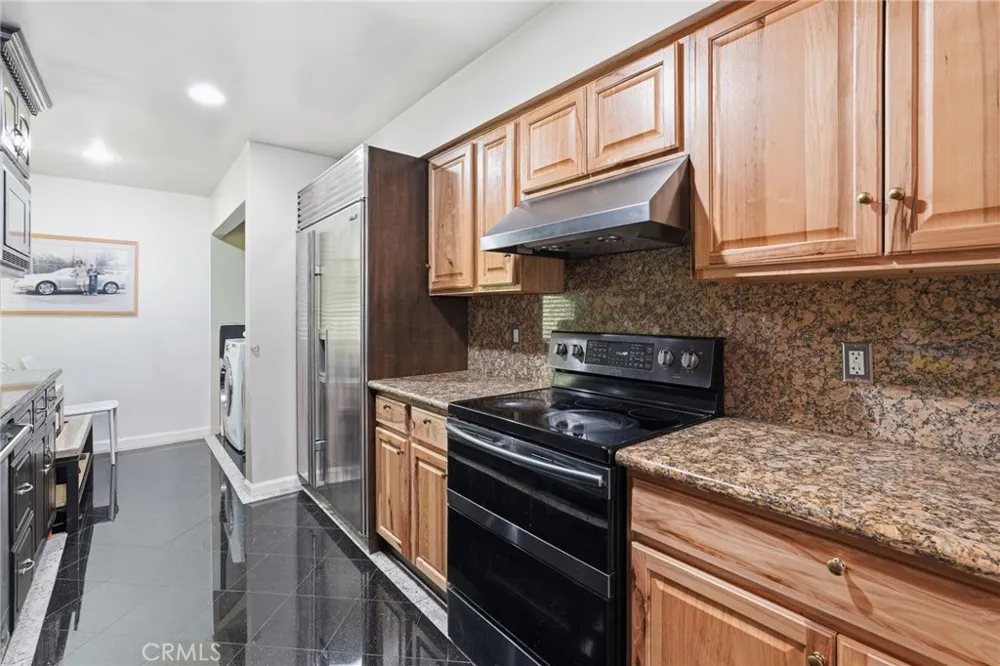 429 Oakhurst Drive #301 Beverly Hills, CA 90210