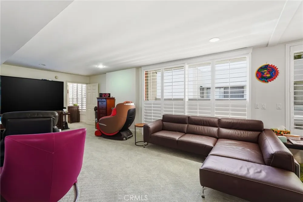 429 Oakhurst Drive #301 Beverly Hills, CA 90210