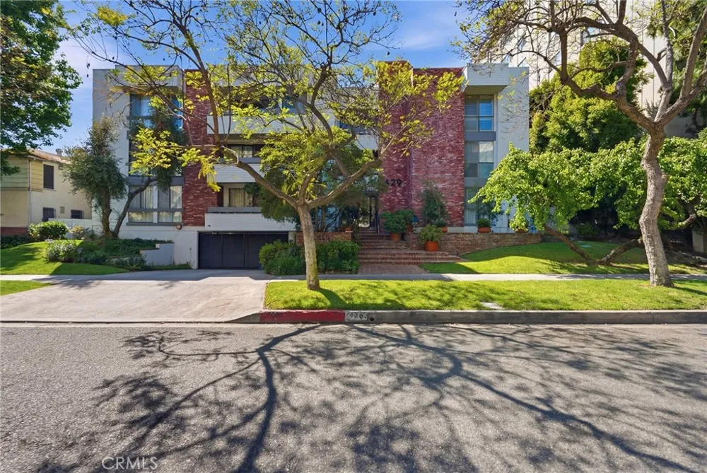 429 Oakhurst Drive #301 Beverly Hills, CA 90210