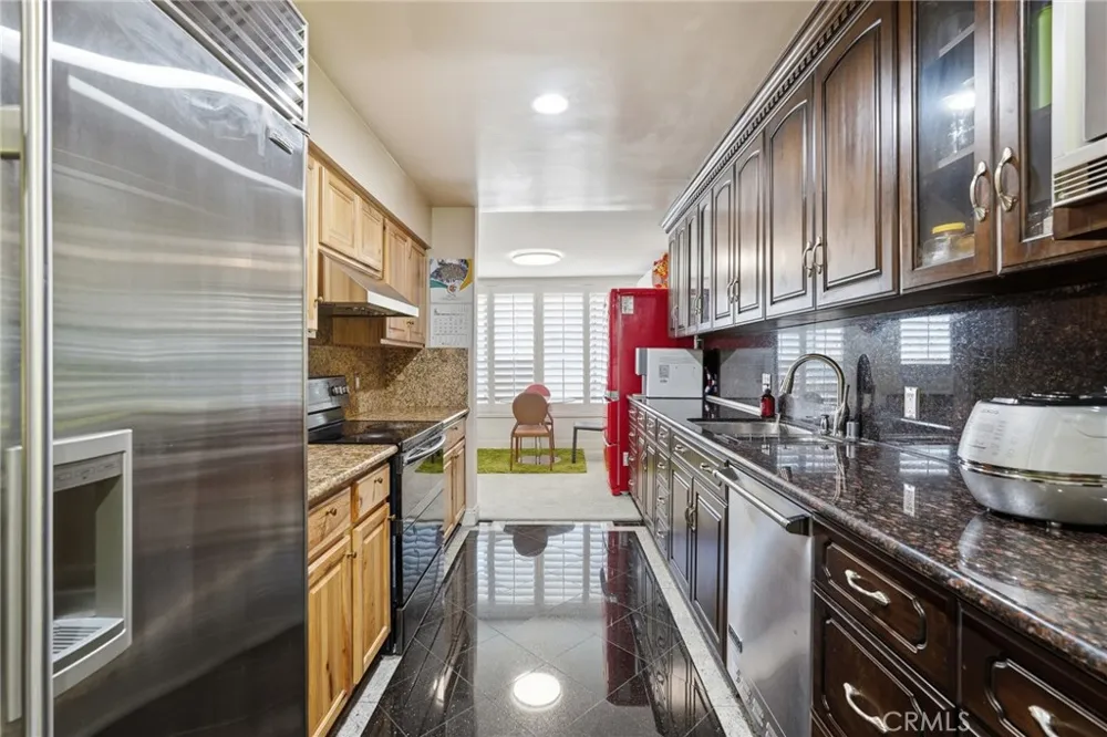 429 Oakhurst Drive #301 Beverly Hills, CA 90210