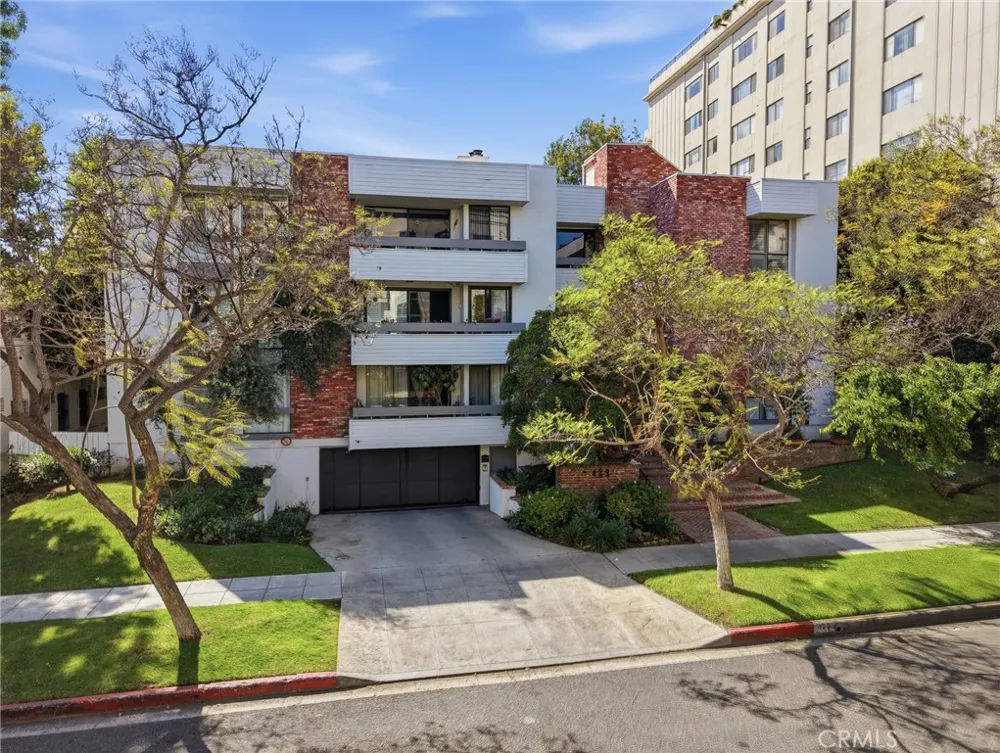 429 Oakhurst Drive #301 Beverly Hills, CA 90210