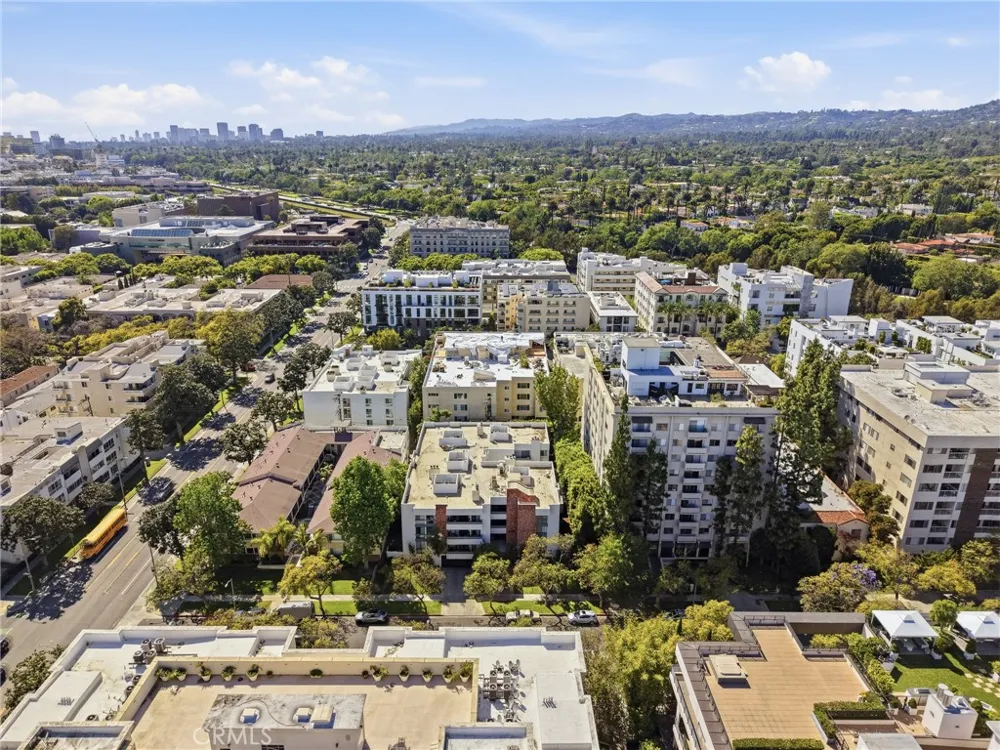 429 Oakhurst Drive #301 Beverly Hills, CA 90210