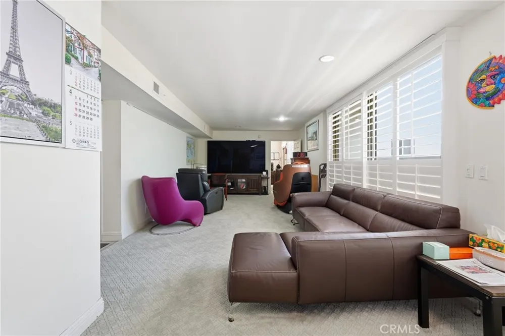 429 Oakhurst Drive #301 Beverly Hills, CA 90210