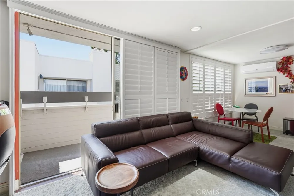 429 Oakhurst Drive #301 Beverly Hills, CA 90210
