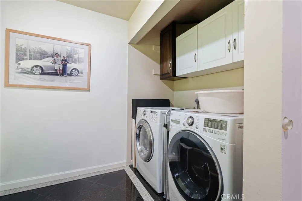 429 Oakhurst Drive #301 Beverly Hills, CA 90210