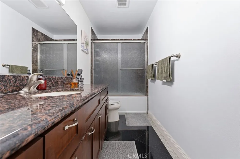 429 Oakhurst Drive #301 Beverly Hills, CA 90210