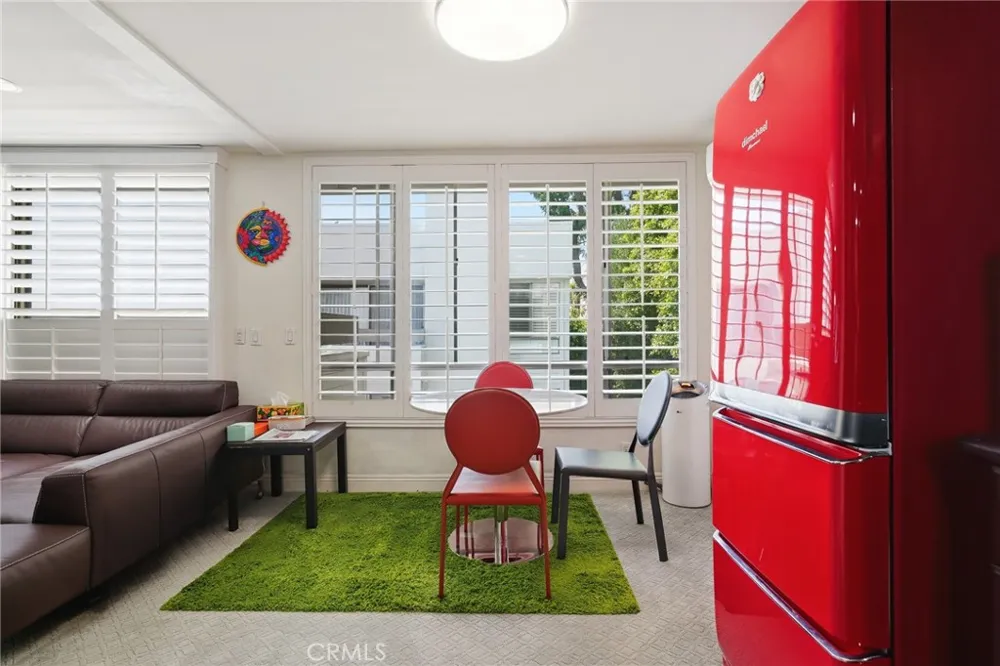 429 Oakhurst Drive #301 Beverly Hills, CA 90210