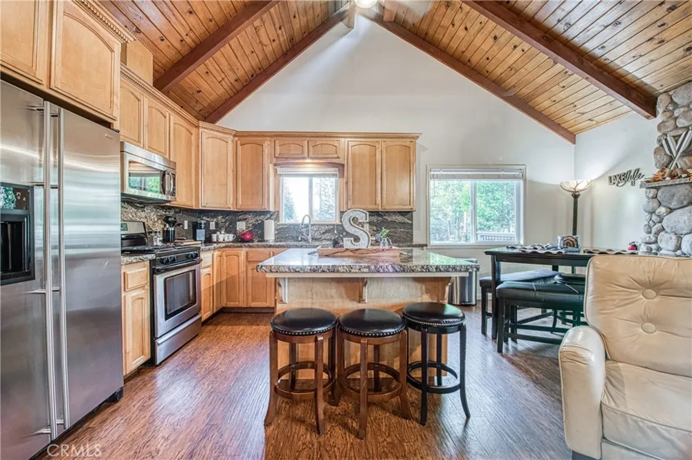 37748 Marina View Drive Bass Lake, CA 93604