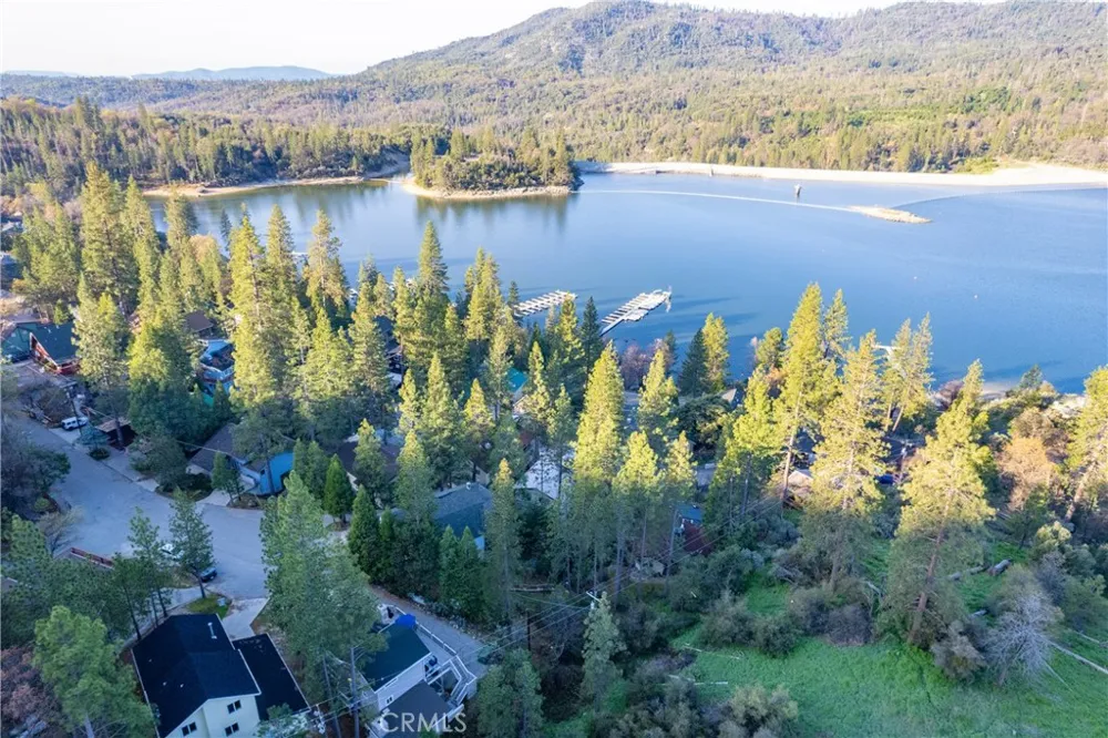 37748 Marina View Drive Bass Lake, CA 93604