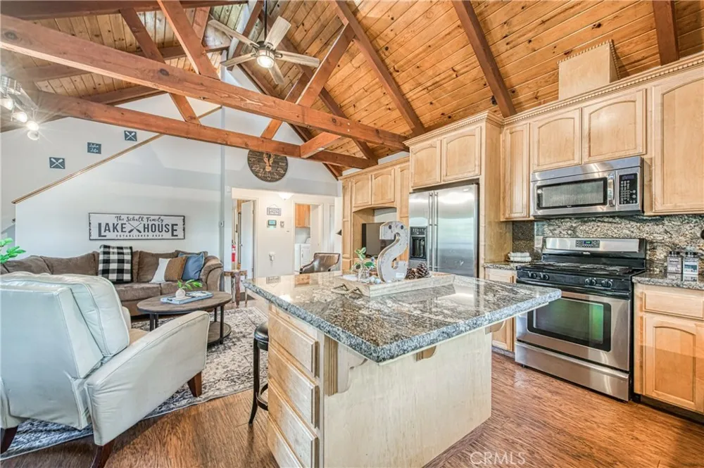 37748 Marina View Drive Bass Lake, CA 93604