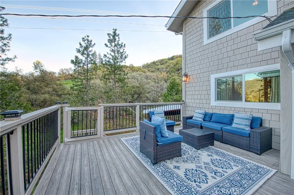 37748 Marina View Drive Bass Lake, CA 93604