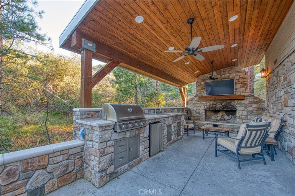 37748 Marina View Drive Bass Lake, CA 93604